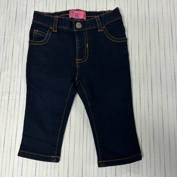 Tommy Hilfiger and Old Navy - 2 piece outfit. Size 6-12 months - Picture 5 of 6